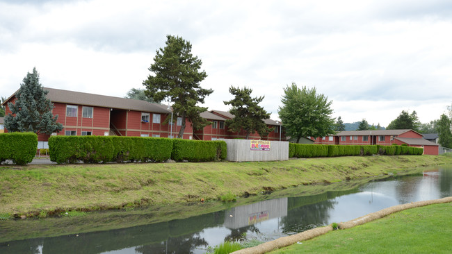 Washington Square in Longview, WA - Foto de edificio - Building Photo