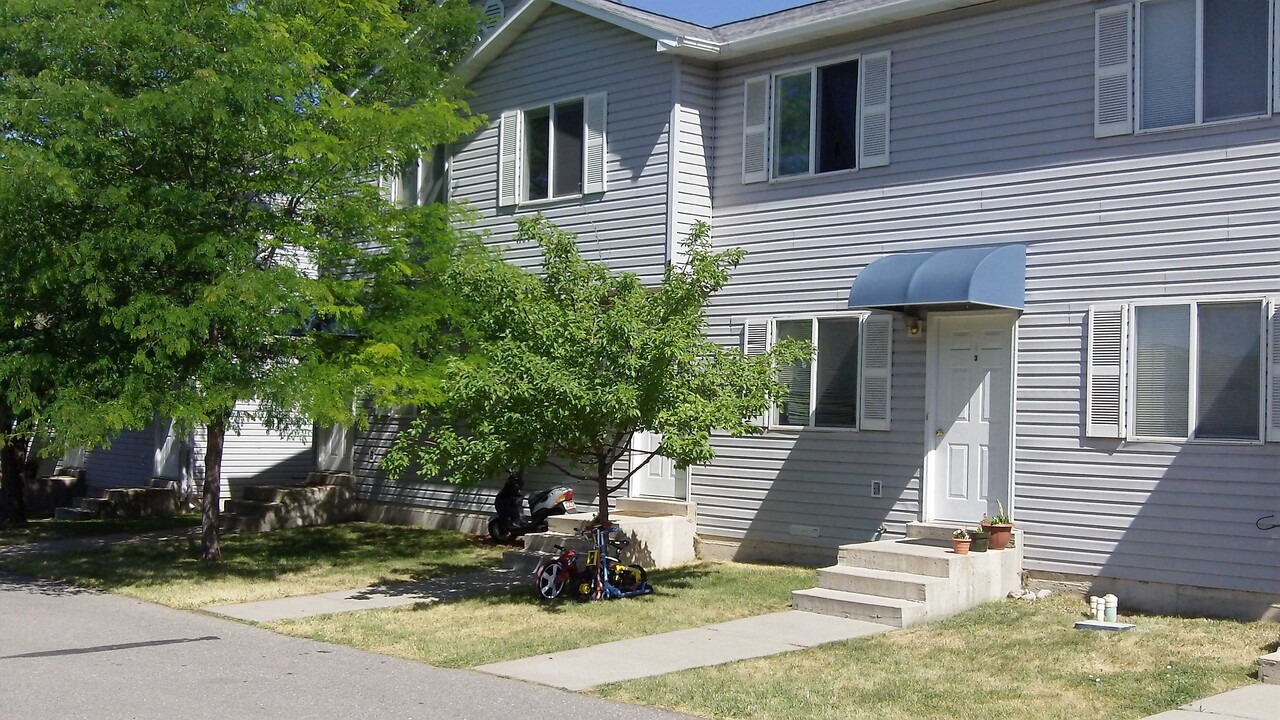 325 E 1225 N in Logan, UT - Foto de edificio