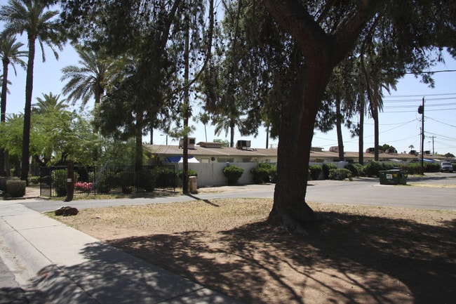29 Palms Apartments