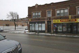 2440 E 75th St in Chicago, IL - Building Photo - Building Photo