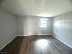 8239 Suncoast Dr in North Fort Myers, FL - Building Photo - Building Photo