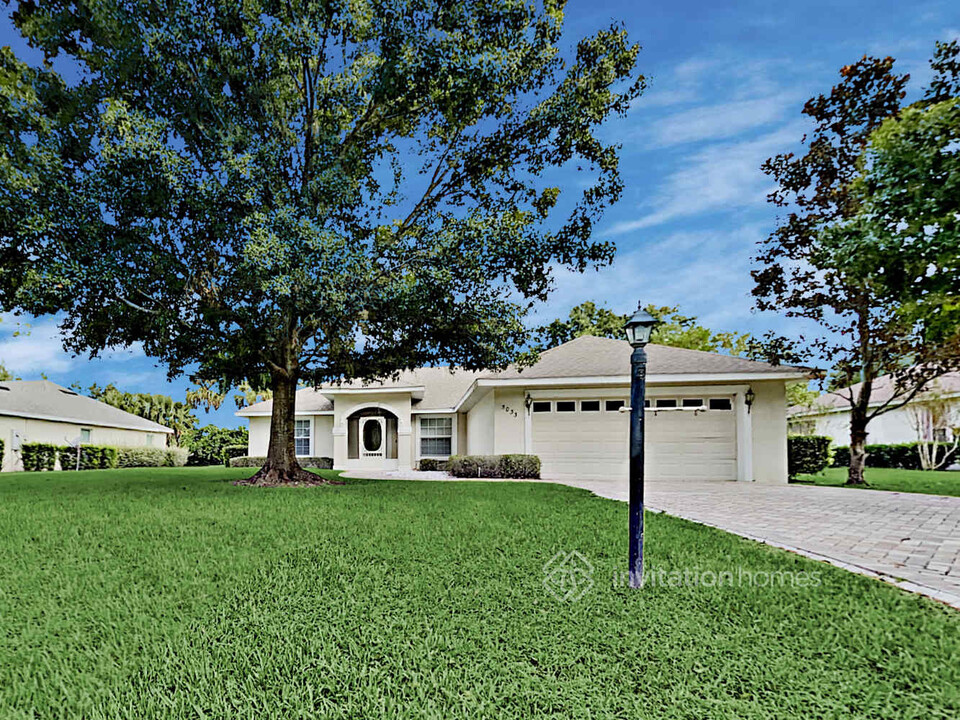 5033 Harbor Heights in Lady Lake, FL - Foto de edificio