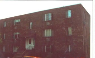 4 Aldersey St in Somerville, MA - Building Photo