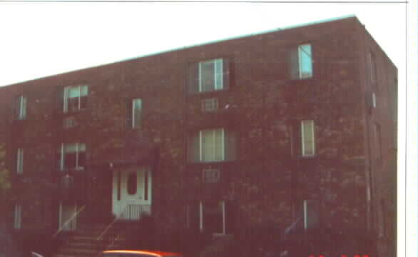 4 Aldersey St in Somerville, MA - Foto de edificio