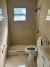 1440 SW 41st Ave in Fort Lauderdale, FL - Foto de edificio - Building Photo