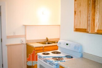 64 N Pleasant St, Unit 3 in Middlebury, VT - Building Photo - Building Photo