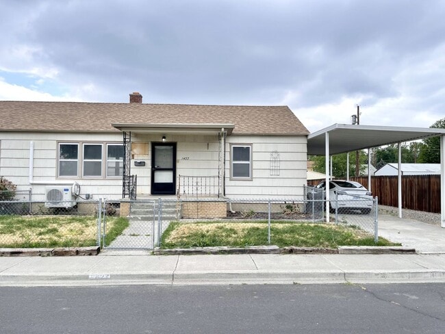property at 1427 Judson Ave