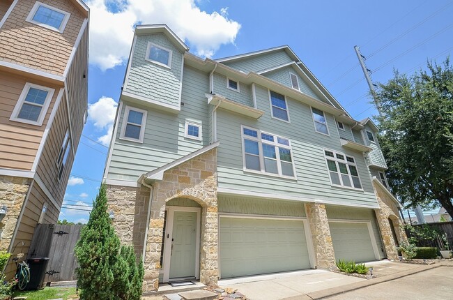 property at 3307 Home Point Dr