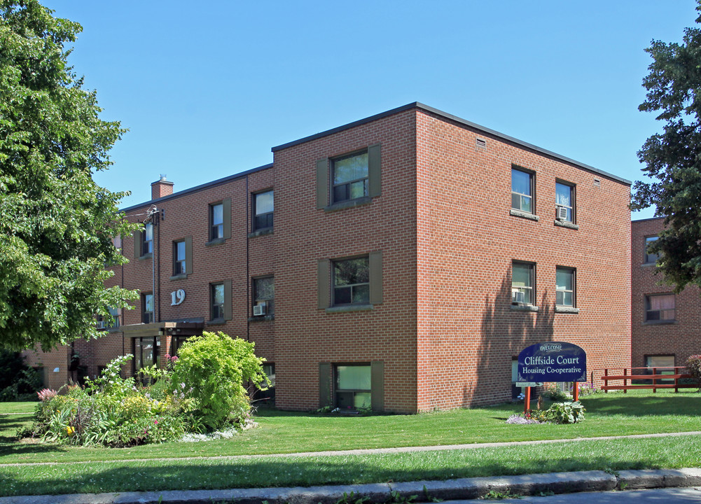 Cliffside Court in Toronto, ON - Building Photo