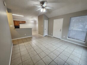 24315 Hard Wood Dr in Huffman, TX - Foto de edificio - Building Photo