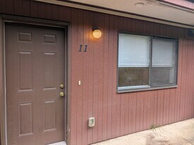 5662 Vedder Rd in Chilliwack, BC - Building Photo