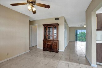 4731 NW 10th Ct, Unit 314 in Plantation, FL - Foto de edificio - Building Photo