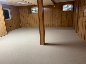 1964 Crescent Ln in Hoffman Estates, IL - Building Photo - Building Photo