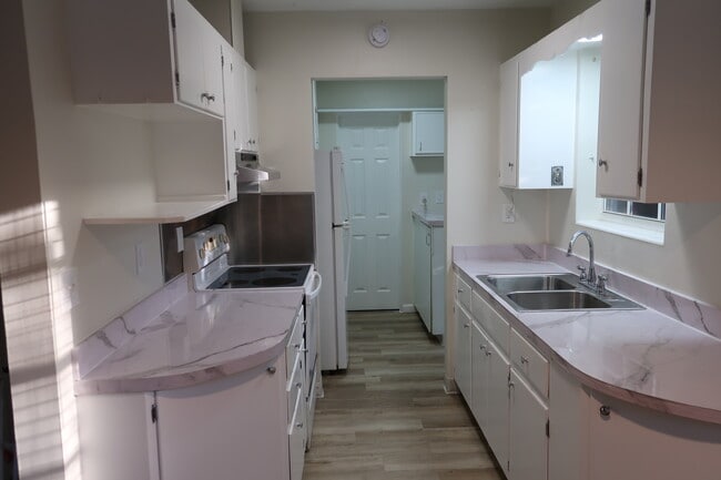 217 SW 11th Ct, Unit 2