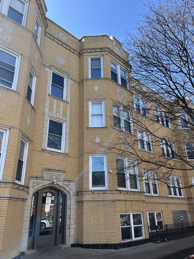 property at 2253 W Rosemont Ave