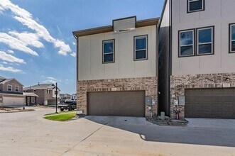7505 Laburnam Rd in Dallas, TX - Building Photo - Building Photo