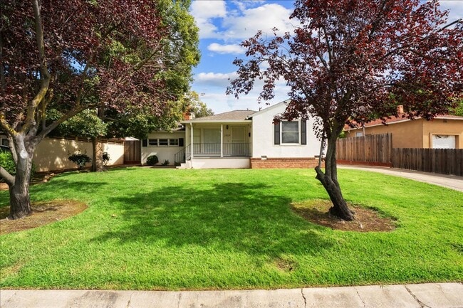 2804 Avalon Dr in Sacramento, CA - Building Photo - Building Photo