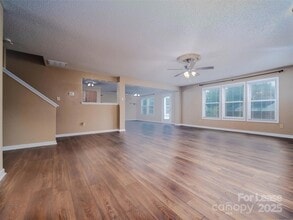 910 Torsion Lane, Unit 2-2-2107 in Clover, SC - Foto de edificio - Building Photo