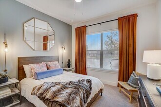 The Mill Old Town in Lewisville, TX - Foto de edificio - Building Photo