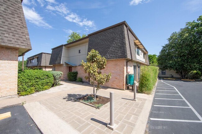 5506 Grover Ave in Austin, TX - Building Photo - Building Photo