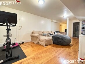 107 Fisher Ave, Unit 1 in Boston, MA - Foto de edificio - Building Photo