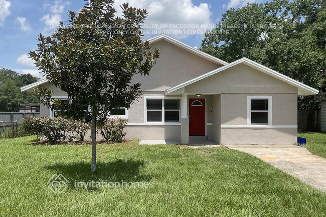 property at 142 Country Club Cir