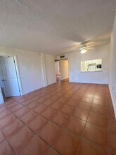 10000 NW 80th Ct in Hialeah, FL - Building Photo - Building Photo