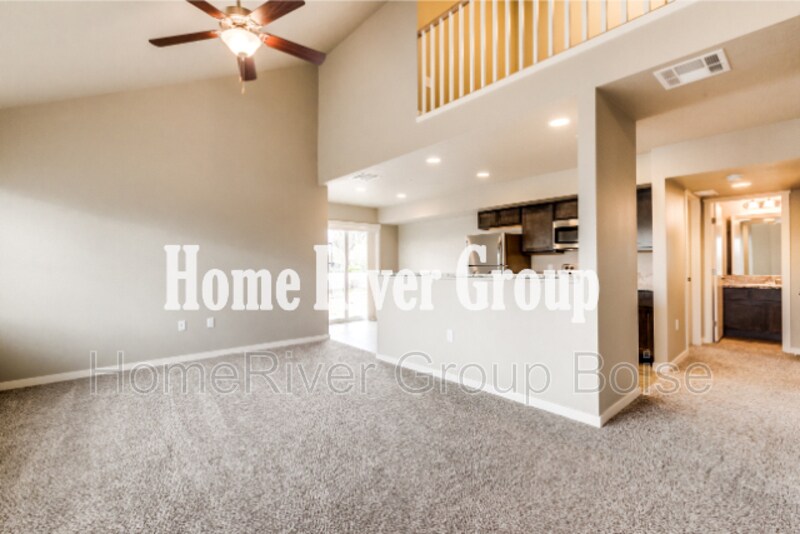 933 E Travel Ln in Kuna, ID - Building Photo