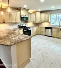 7 Fenway Ct in Albany, NY - Building Photo - Building Photo