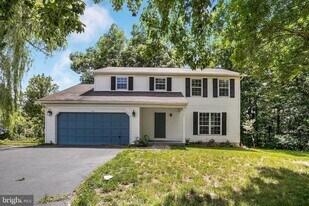6124 Valley View Dr in Alexandria, VA - Building Photo