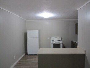 505 13th St in Huntsville, TX - Foto de edificio - Building Photo