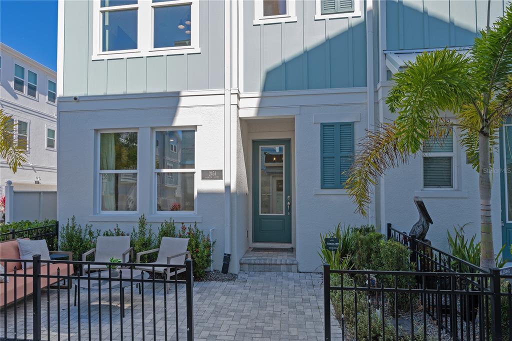 2451 Mangum Ct in Sarasota, FL - Building Photo