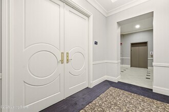 6600 Seminary Woods Pl in Louisville, KY - Building Photo - Building Photo