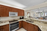 7622 Pebble Creek Cir in Naples, FL - Foto de edificio - Building Photo