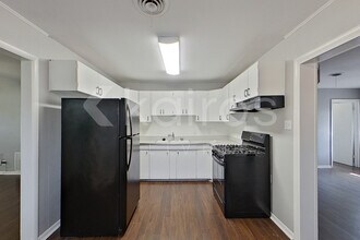 5117 SW 16th Ave in Amarillo, TX - Foto de edificio - Building Photo