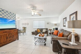 3655 Boca Ciega Dr in Naples, FL - Building Photo