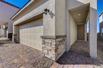 8484 W Agate Ave in Las Vegas, NV - Building Photo - Building Photo