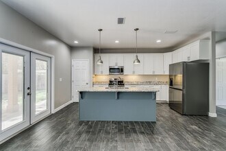 815 Hilltop Rd in Mary Esther, FL - Building Photo - Building Photo