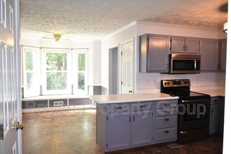 6405 Rolling Meadows Ln in Fayetteville, NC - Building Photo - Building Photo