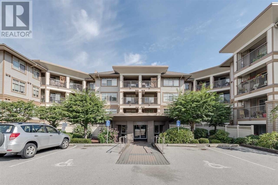 12248-224 224 St in Maple Ridge, BC - Building Photo