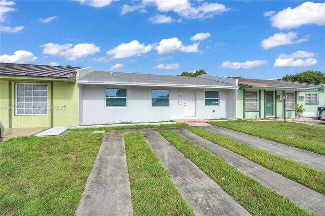 4750 SW 131st Ave in Miami, FL - Building Photo - Building Photo