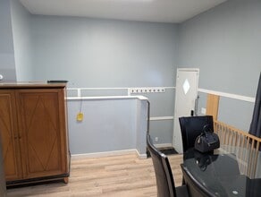 1421 Ross Ave W in Winnipeg, MB - Building Photo - Building Photo