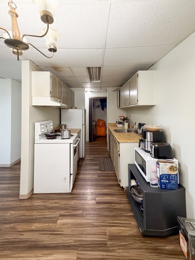 property at 571 Shuswap St S