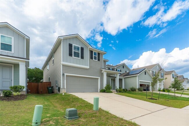 192 Fluttermill Loop in Liberty Hill, TX - Building Photo - Building Photo