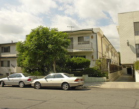 1135 N Ogden Dr in Los Angeles, CA - Building Photo - Building Photo