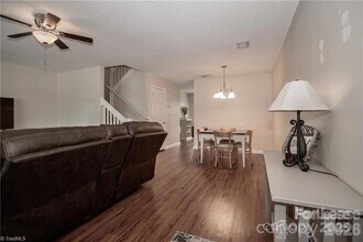 137 Lynch Cir in Mooresville, NC - Foto de edificio - Building Photo