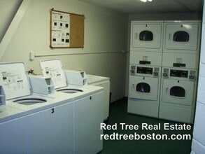 239 Kelton St, Unit 32 in Boston, MA - Foto de edificio - Building Photo