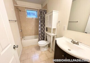 93A Hillside St in Boston, MA - Building Photo - Building Photo
