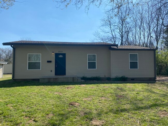 property at 1628 N Barnes Ave