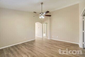 12901 W Laurel Ln in El Mirage, AZ - Building Photo - Building Photo